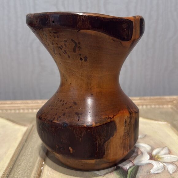 Rustic Oregon Myrtlewood Bud Vase - Picture 3 of 11